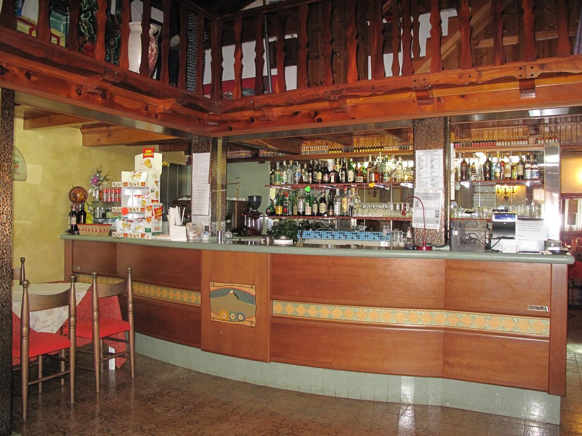 Hotel Ristorante La Nuova Fattoria カルソーリ エクステリア 写真