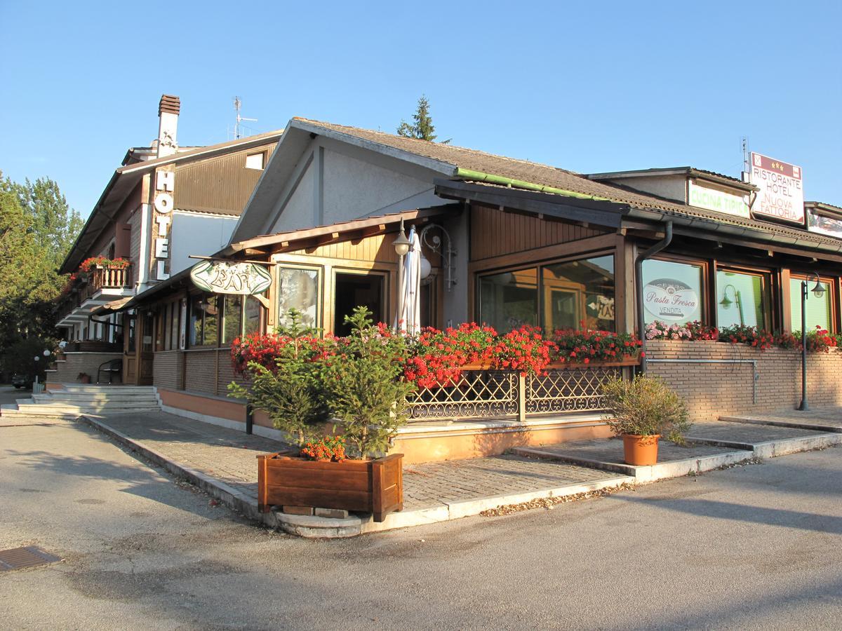 Hotel Ristorante La Nuova Fattoria カルソーリ エクステリア 写真