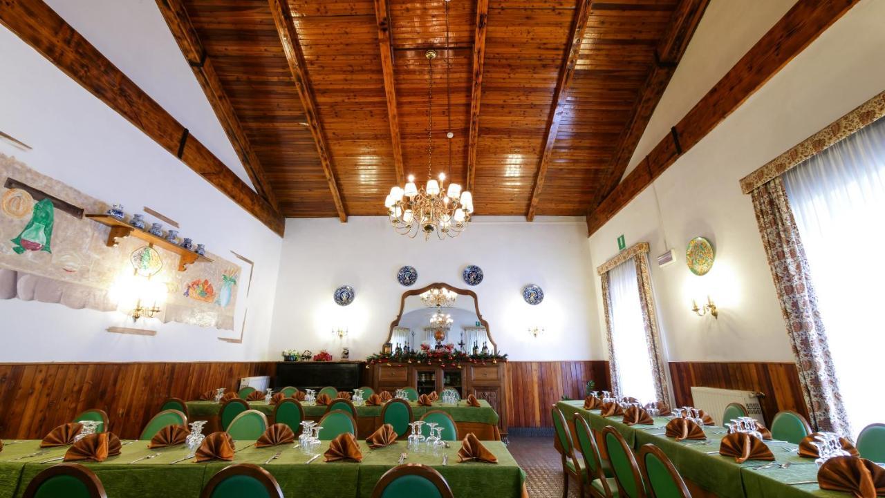 Hotel Ristorante La Nuova Fattoria カルソーリ エクステリア 写真